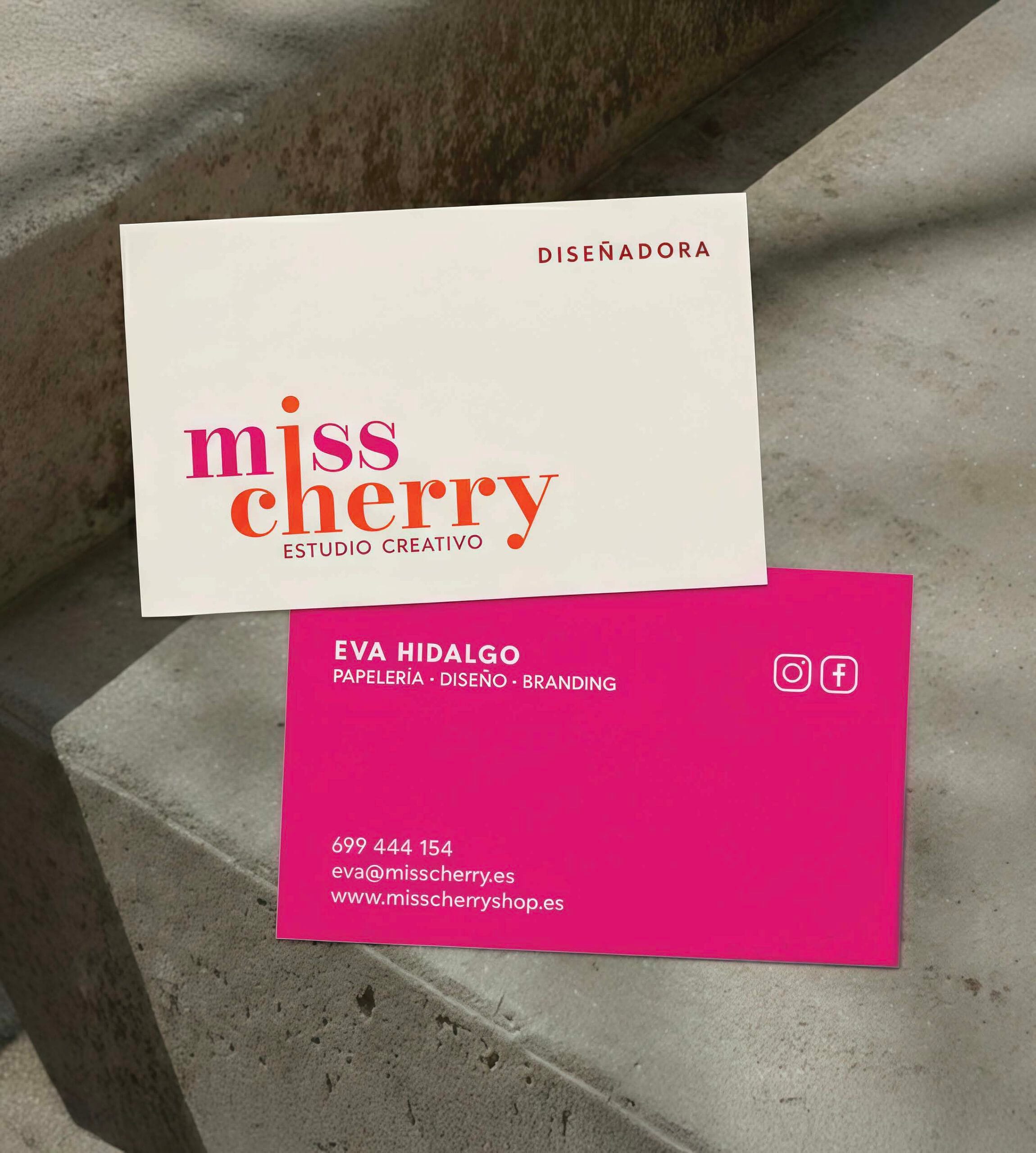 Diseño corporativo de tarjetas de visita para Miss Cherry