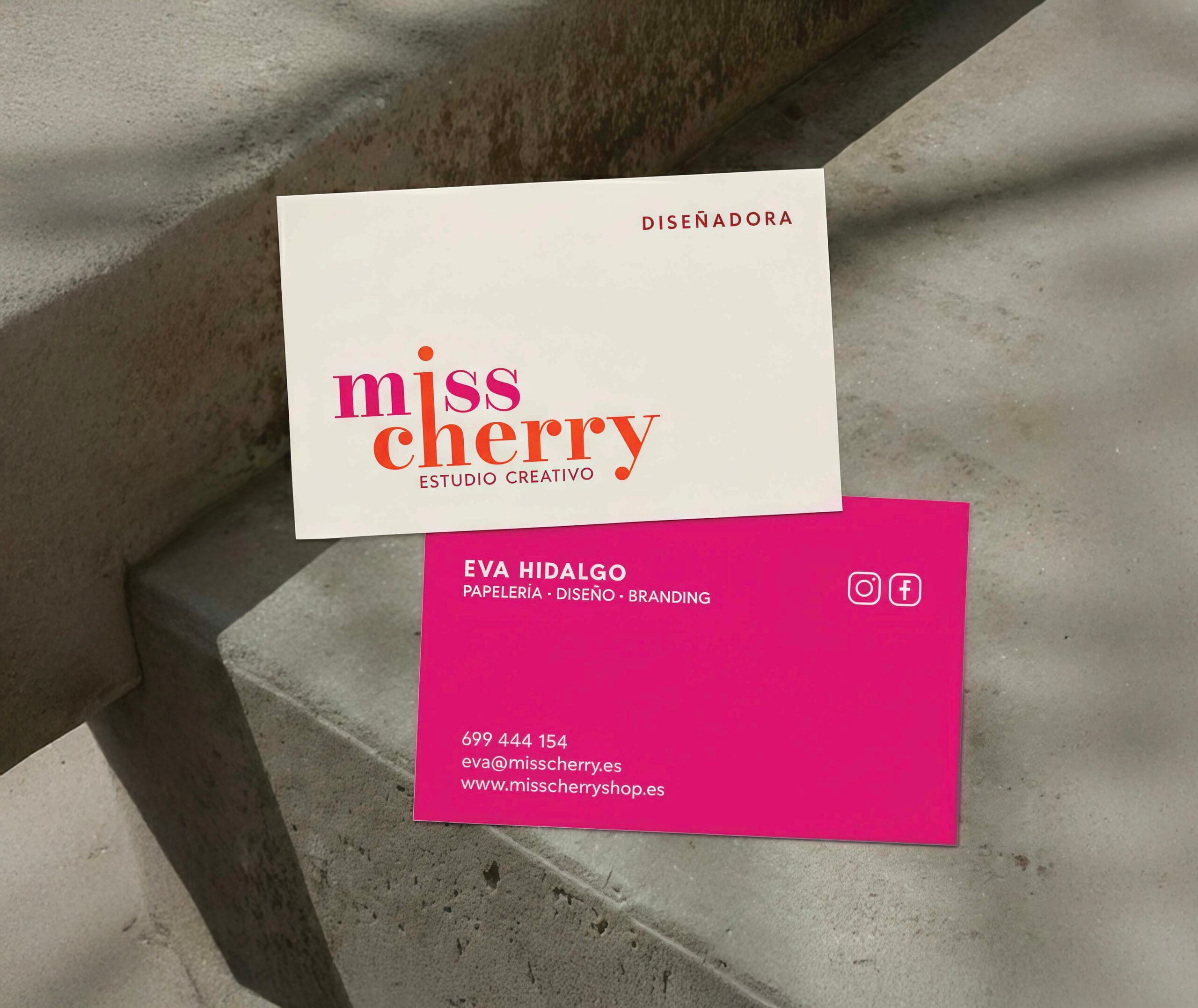 Diseño corporativo de tarjetas de visita para Miss Cherry
